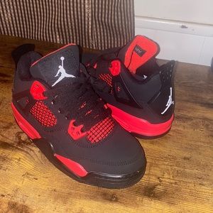Jordan 4s. NEVER WORN.